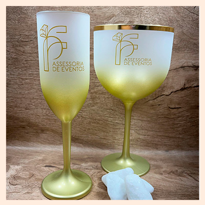 Taça de Gin Personalizada - Acrílico jateado  - Borda dourada - Taça de Champanhe jateada 