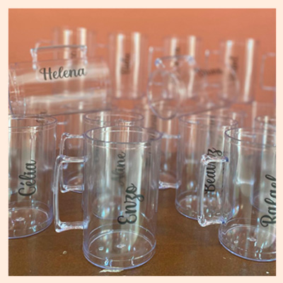 Caneca de Chopp personalizada. Caneca em acrílico transparente com estampa em transfer.