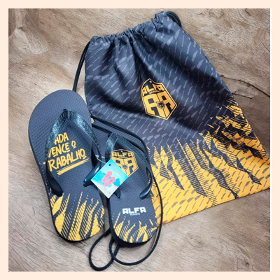 Mochila saco e chinelo personalizado para esporte 