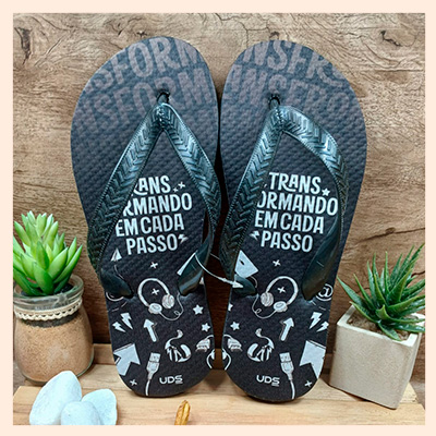 Chinelos personalizados modelo tradicional